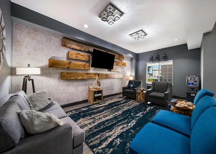 Best Western Plus Lake Dallas Inn&Suites