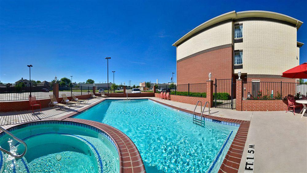 Western Dallas Inn&suites