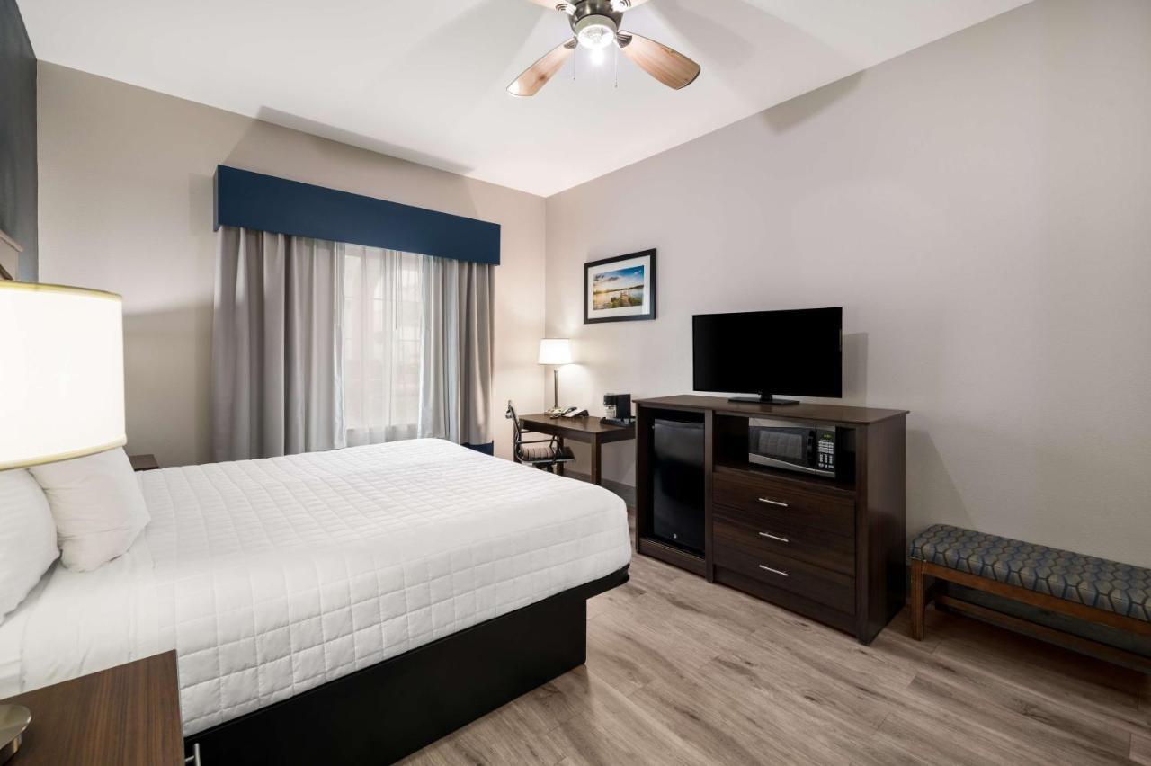 Western Dallas Inn&suites