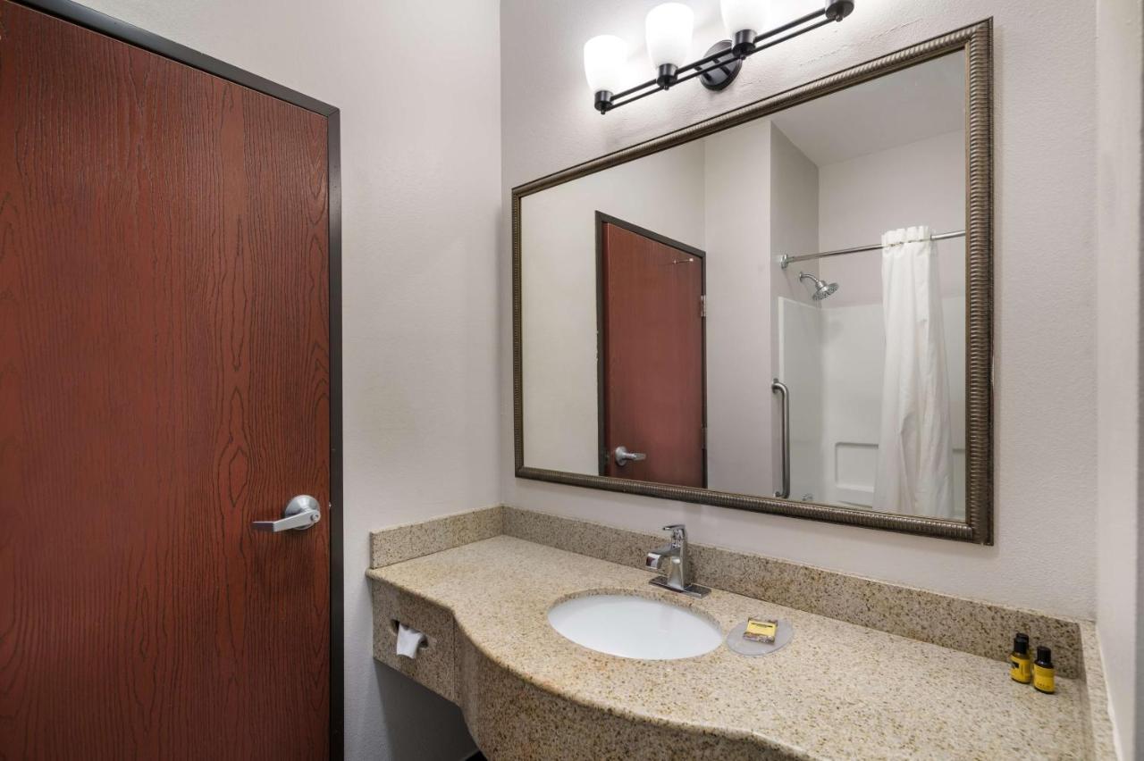 Hotel Western Dallas Inn&suites 3*