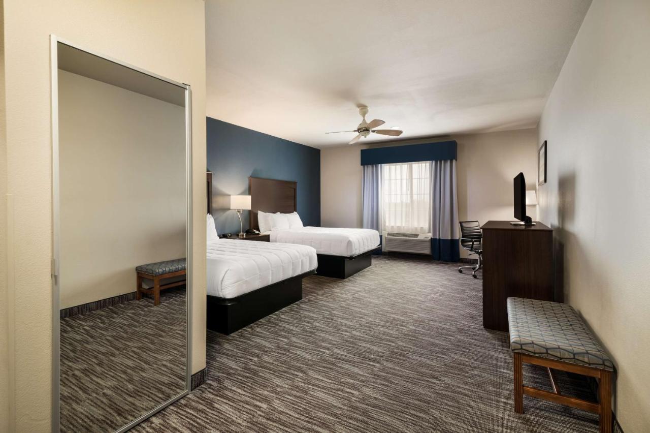 Western Dallas Inn&suites 3*