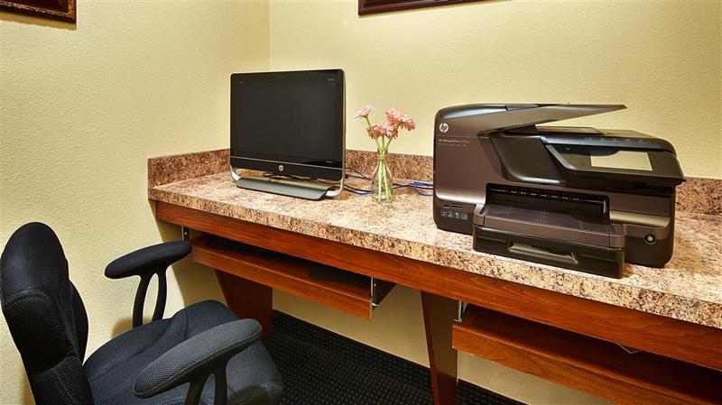 Western Dallas Inn&suites 3*