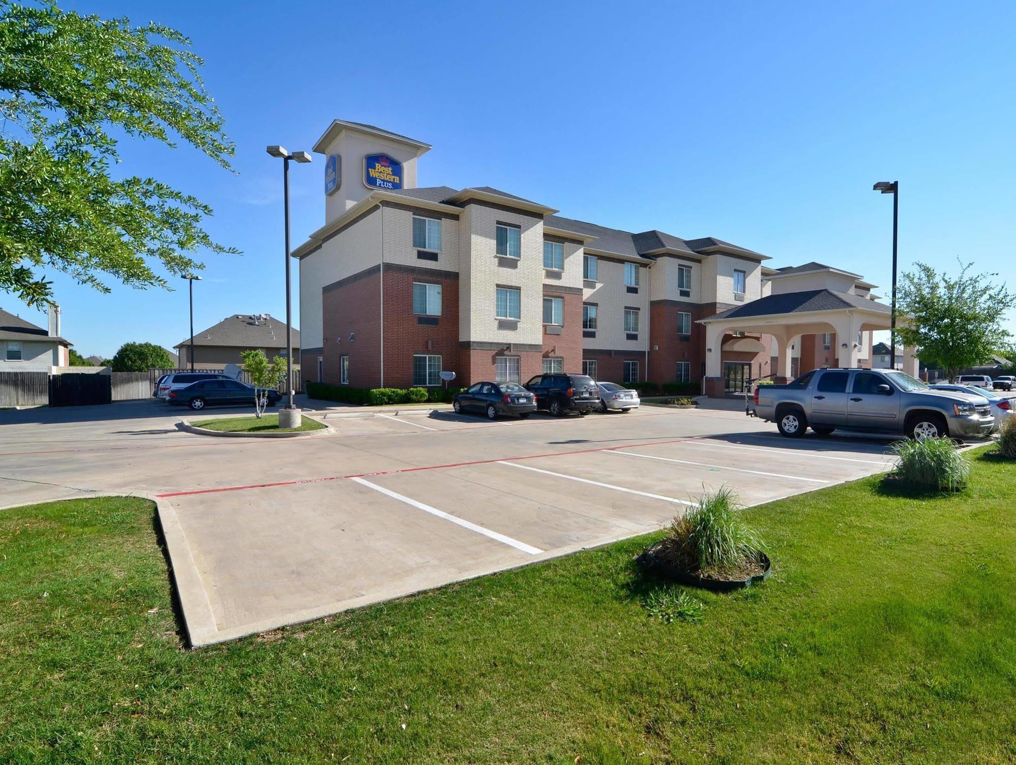 Western Dallas Inn&suites