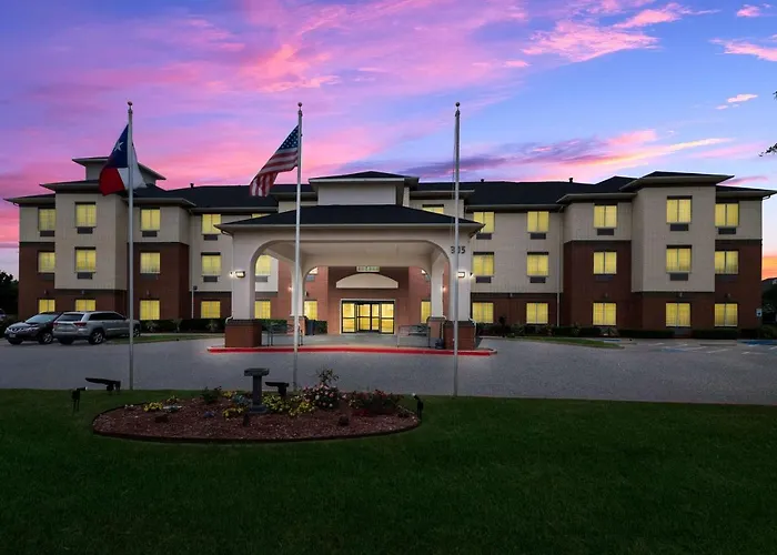 Best Western Plus Lake Dallas Inn & Suites