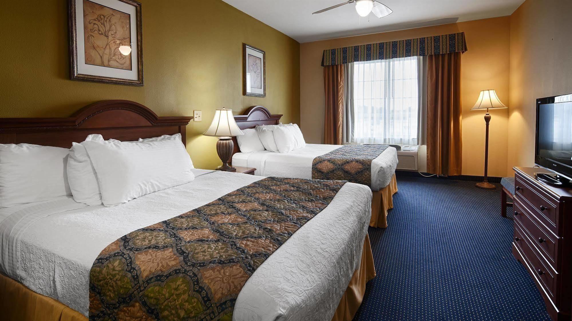 Western Dallas & Hotel